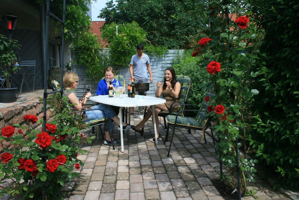 Gaestehaus Hauser รูสท์ ภายนอก รูปภาพ