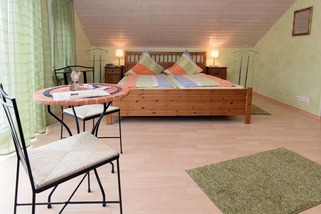 Gaestehaus Hauser รูสท์ ภายนอก รูปภาพ