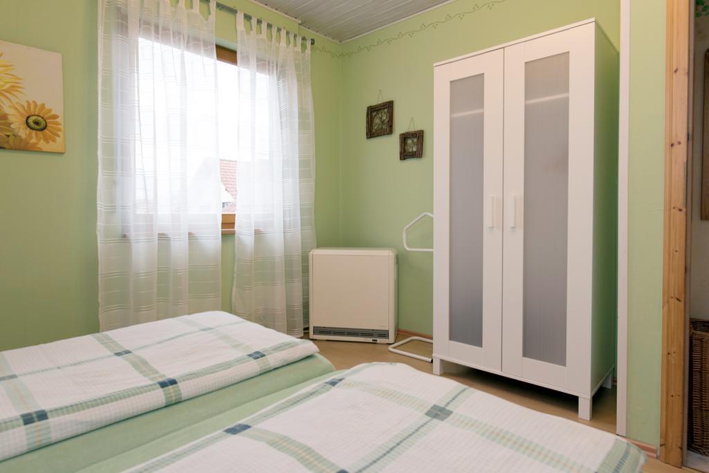 Gaestehaus Hauser รูสท์ ภายนอก รูปภาพ